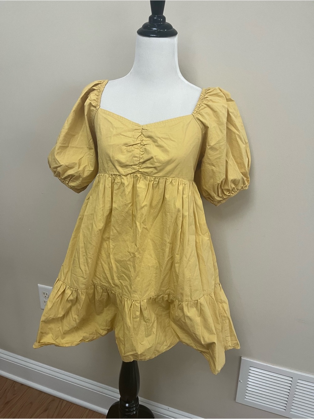 Billabong women’s Yellow Puff Sleeve Sundress